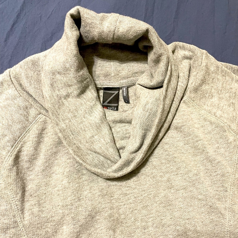Zella sweatshirt
